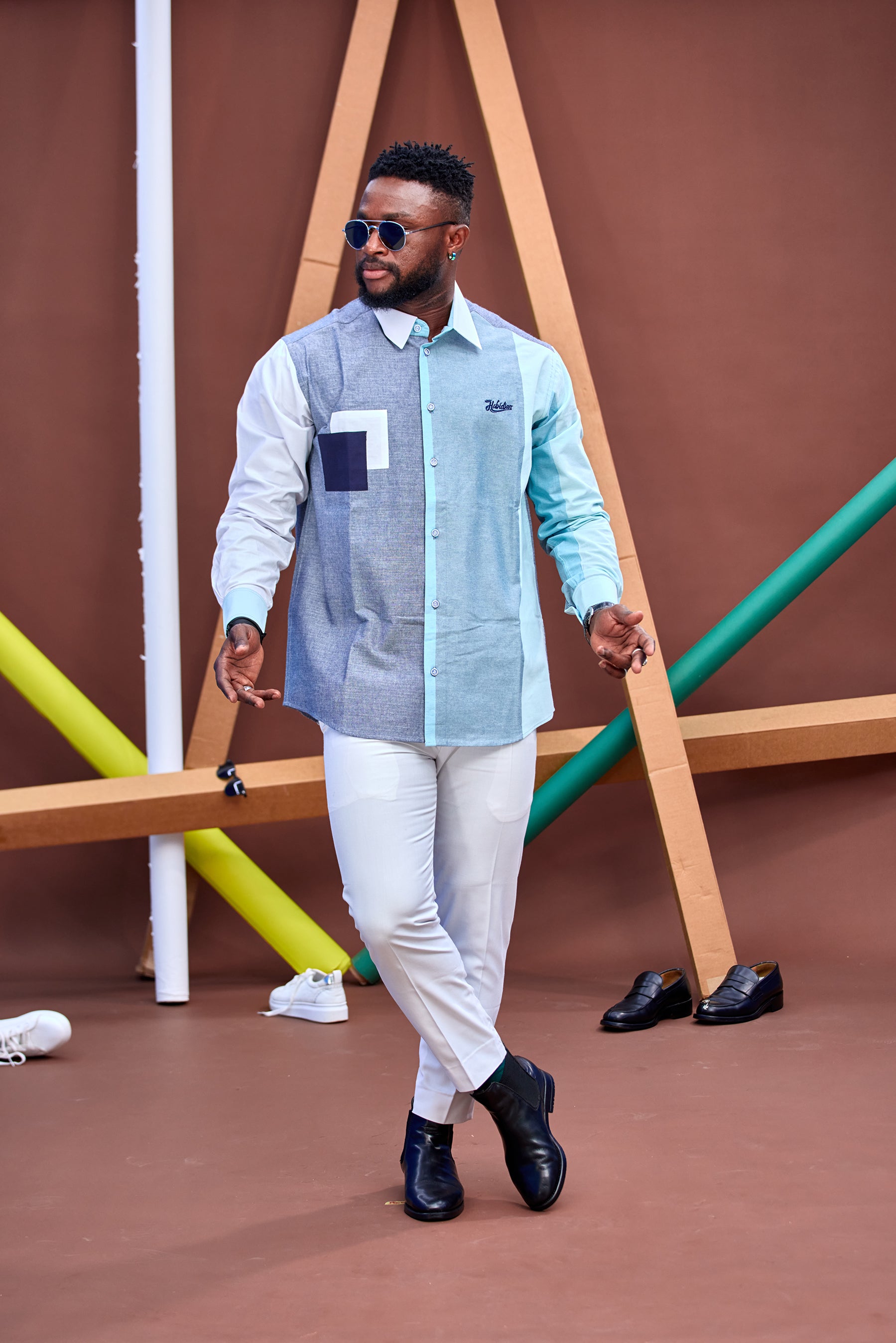 Chemise HABI’DJAN – Bleu Pastel & Contraste Géométrique